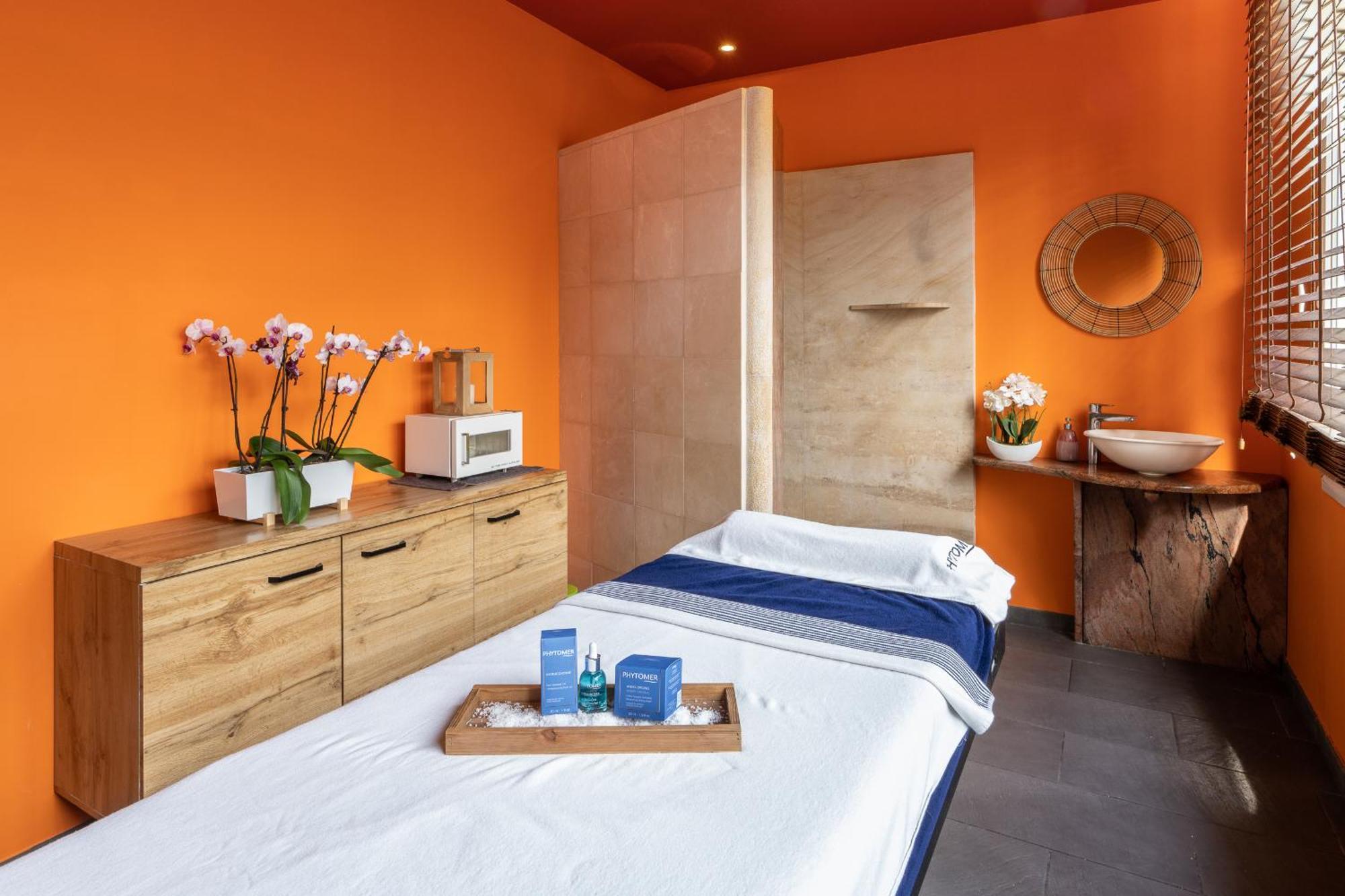 Le Manoir De La Poterie & Spa Cricquebœuf Εξωτερικό φωτογραφία